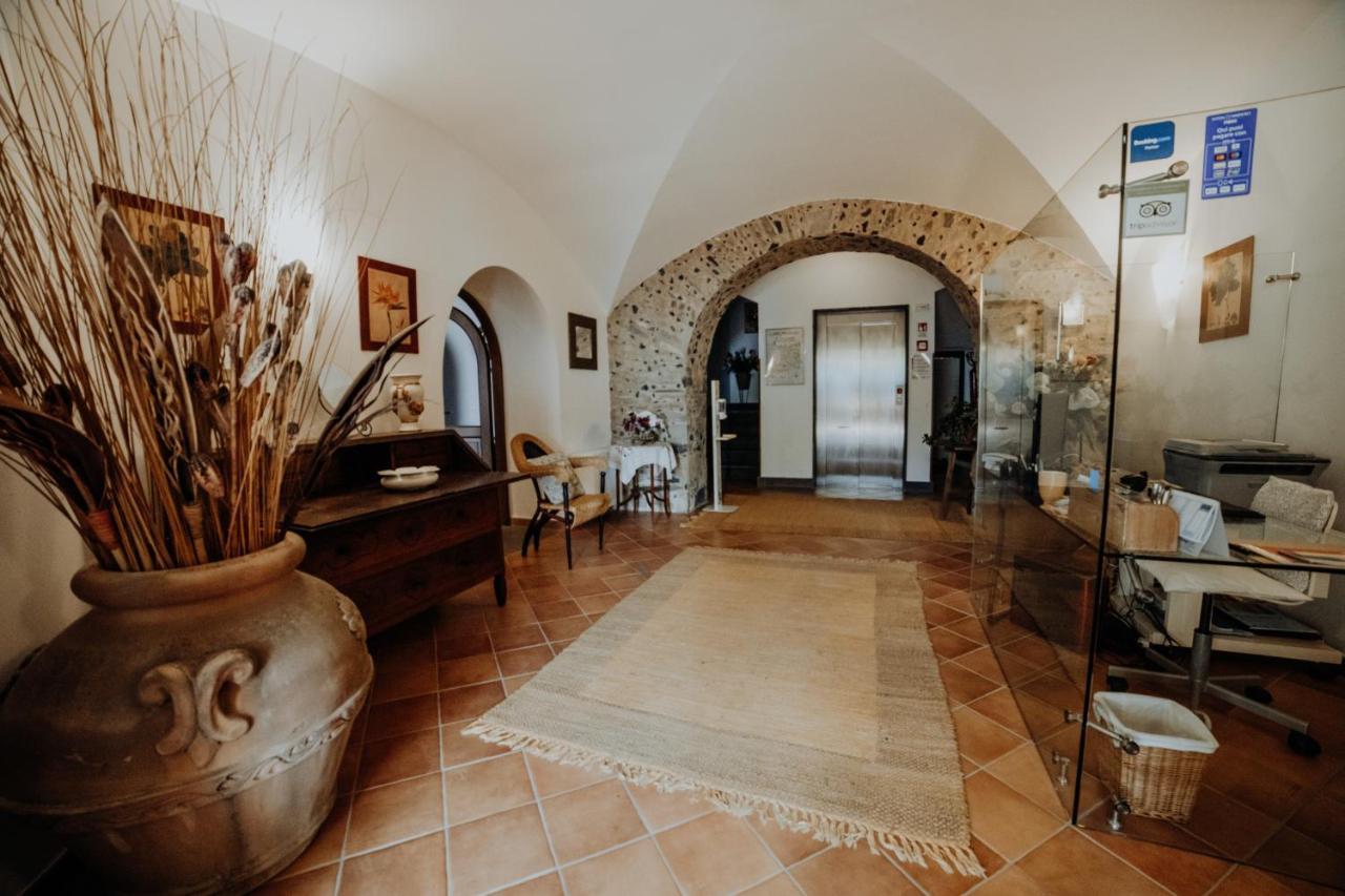 Aparthotel Residenza Golfo Degli Ulivi Caprioli Exteriér fotografie