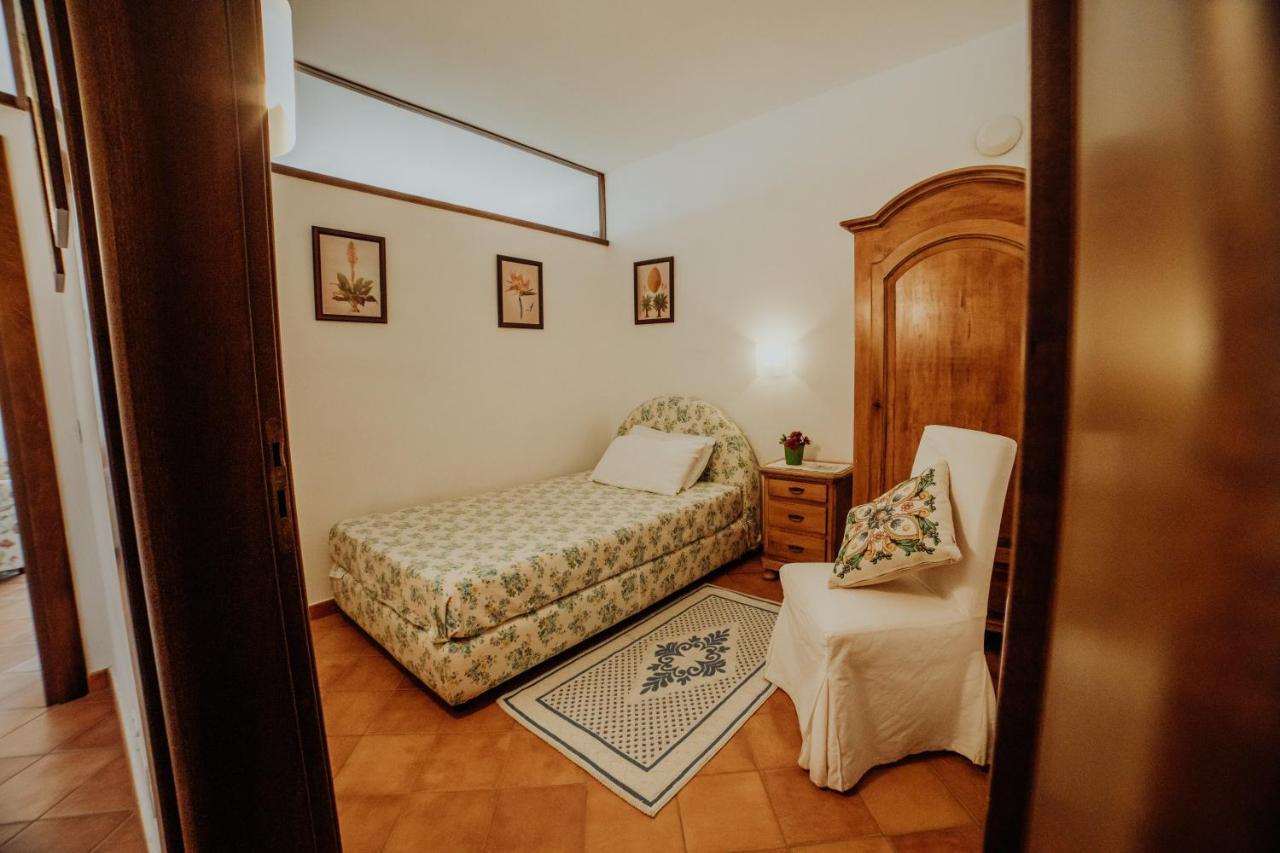 Aparthotel Residenza Golfo Degli Ulivi Caprioli Exteriér fotografie