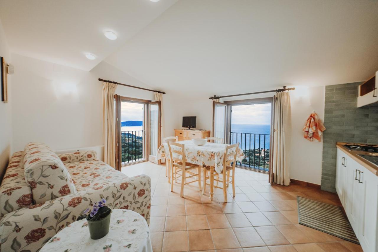 Aparthotel Residenza Golfo Degli Ulivi Caprioli Exteriér fotografie