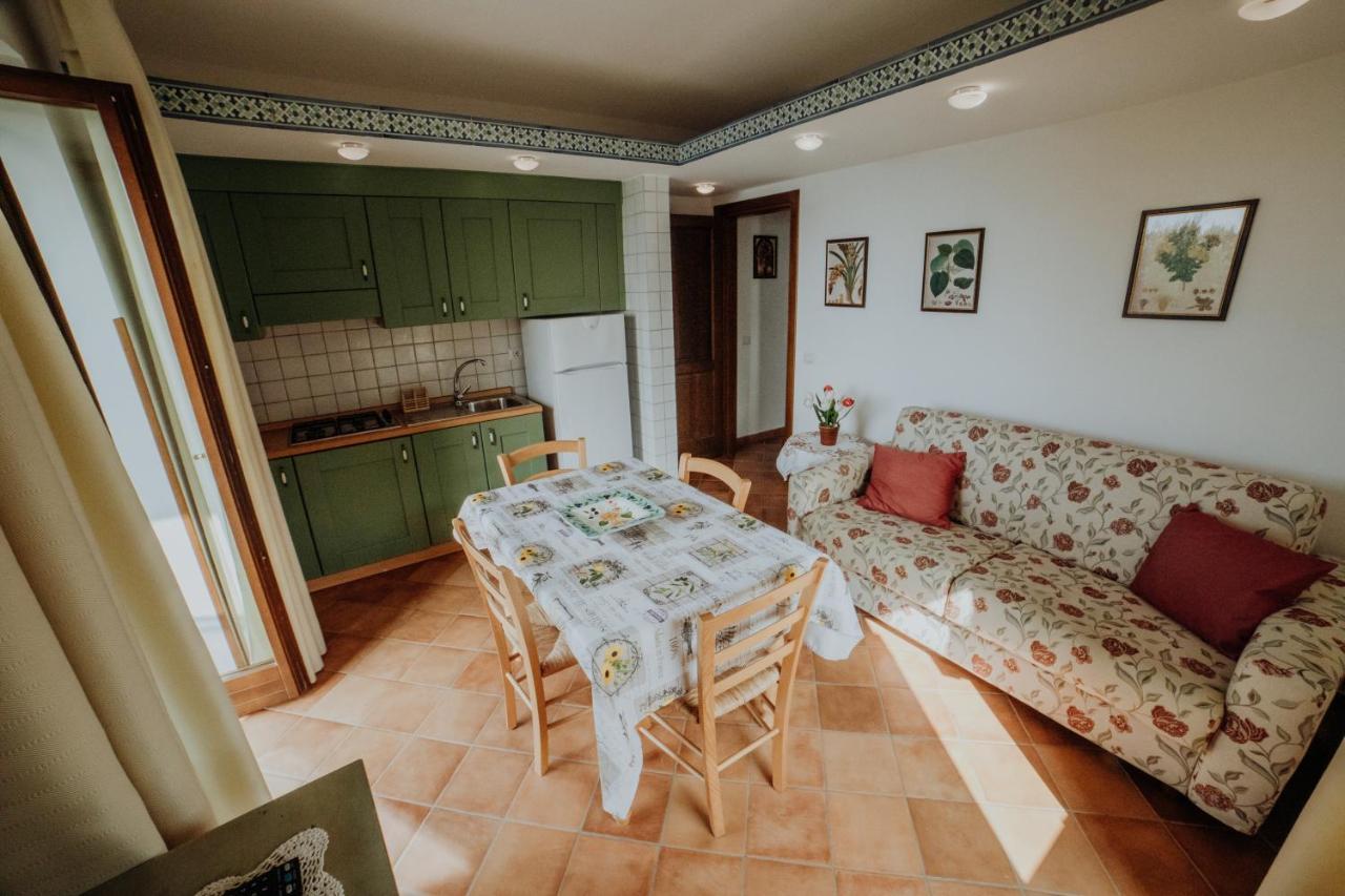 Aparthotel Residenza Golfo Degli Ulivi Caprioli Exteriér fotografie