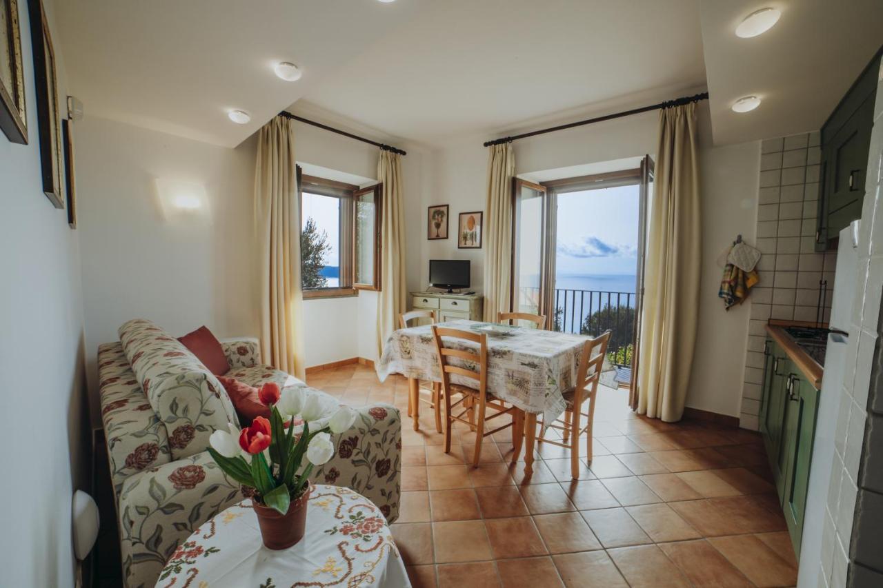 Aparthotel Residenza Golfo Degli Ulivi Caprioli Exteriér fotografie