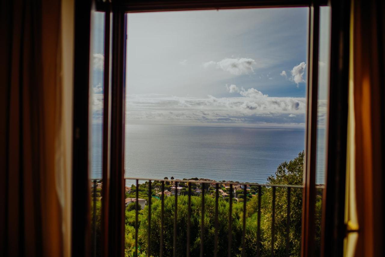 Aparthotel Residenza Golfo Degli Ulivi Caprioli Exteriér fotografie