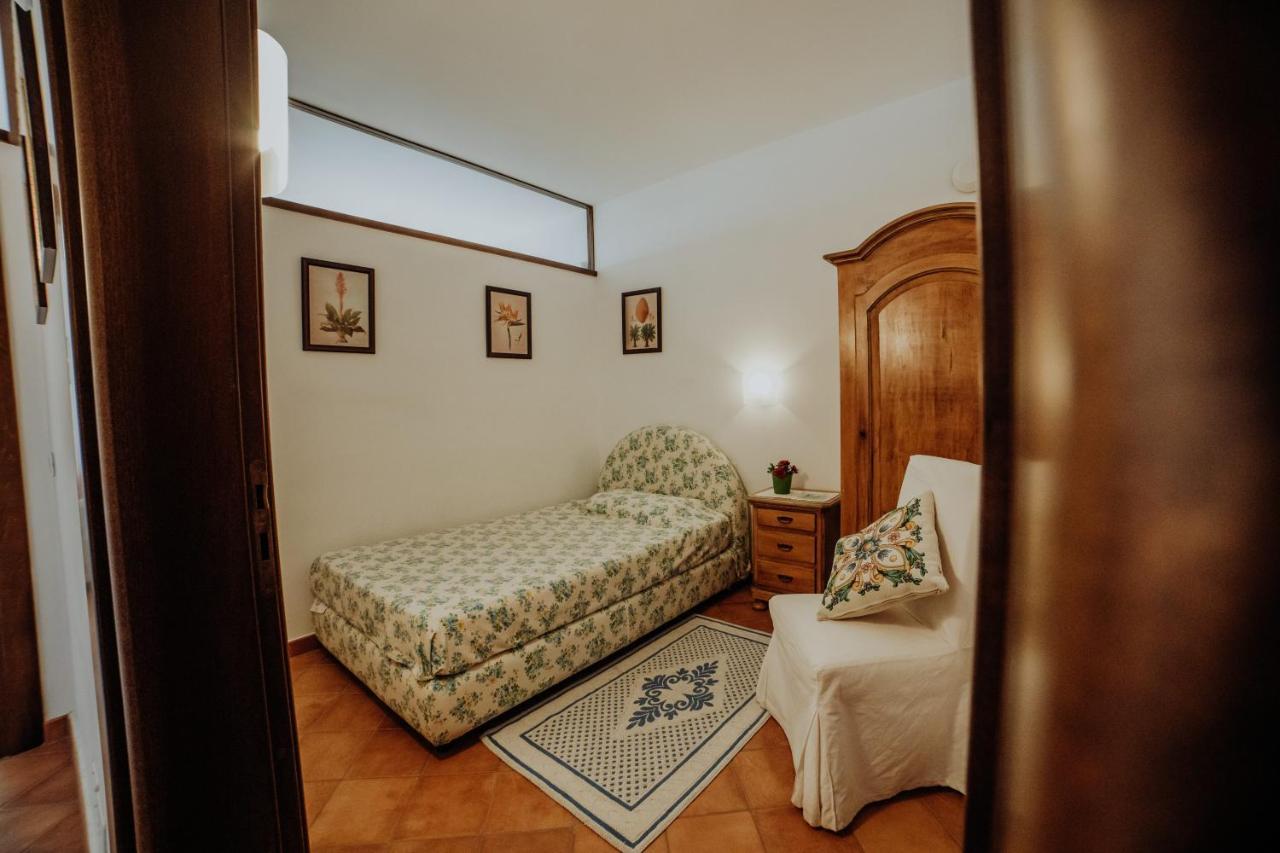 Aparthotel Residenza Golfo Degli Ulivi Caprioli Exteriér fotografie