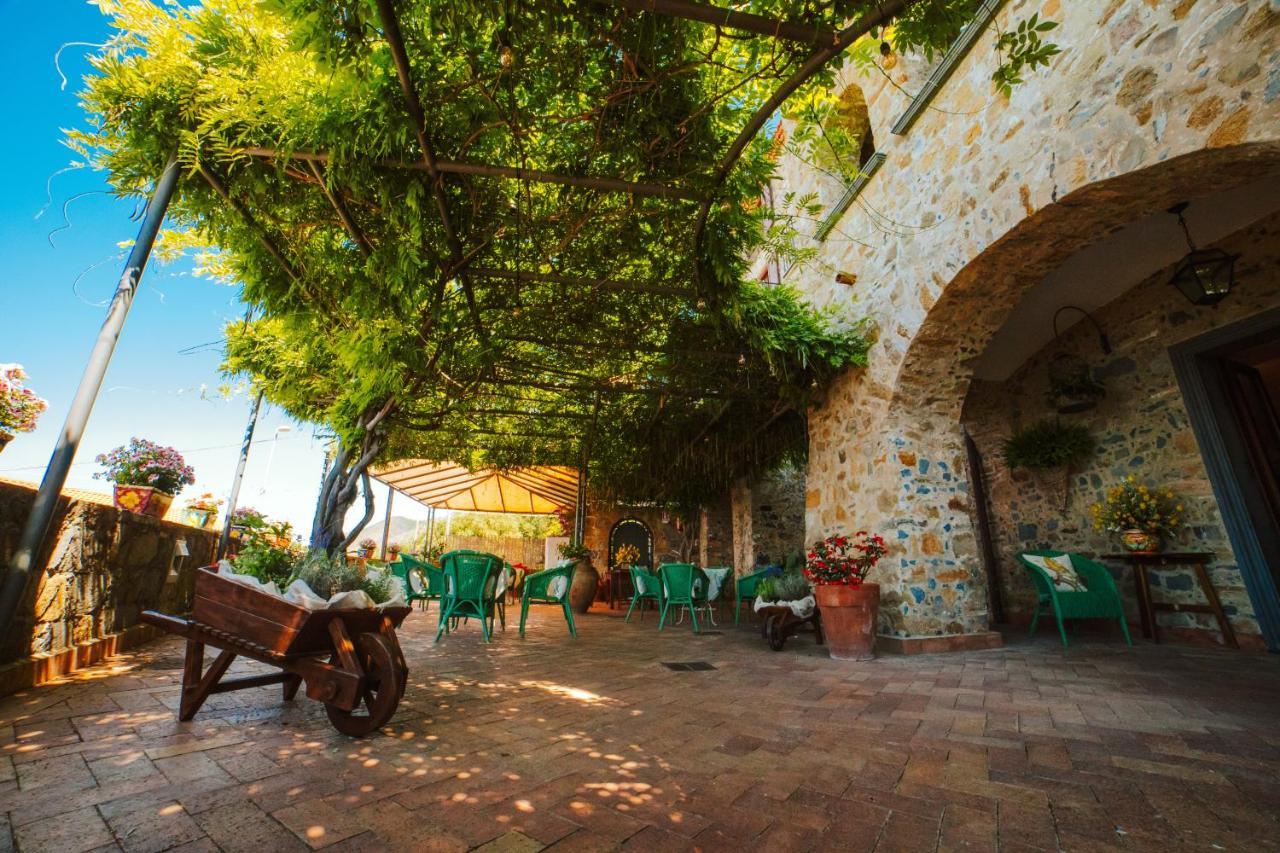 Aparthotel Residenza Golfo Degli Ulivi Caprioli Exteriér fotografie
